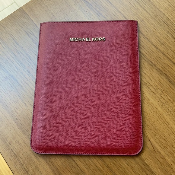Michael Kors IPad mini case - very good condition - no flaws